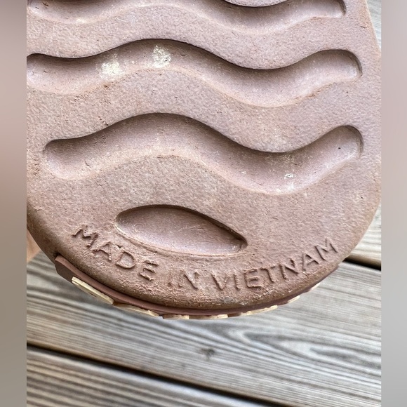 Sandals_&_Flip_Flops